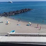 Beachfront Giardini-Naxos