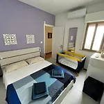 Beachfront شقة
