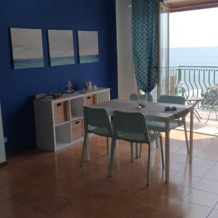 Beachfront * Giardini Naxos